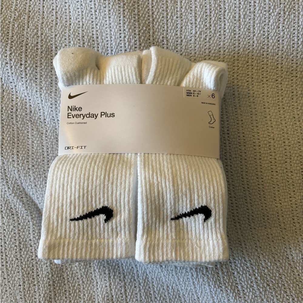Nike Everyday Plus White Crew Socks